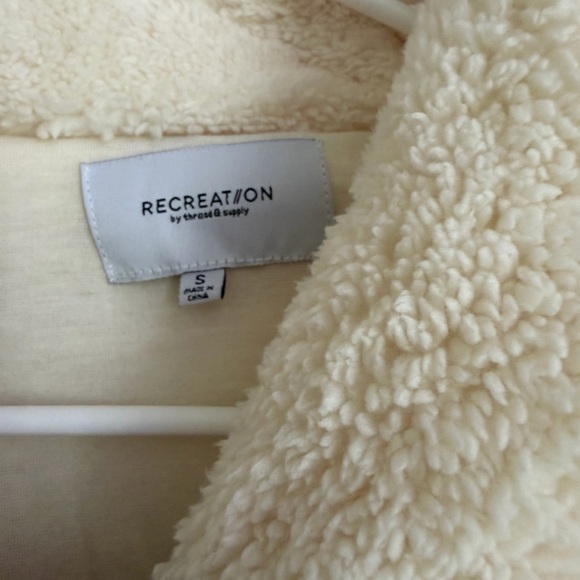 Thread & Supply Recreation Sherpa Pullover Womens Small Fleece Cozy Soft - SM - Picture 2 of 13